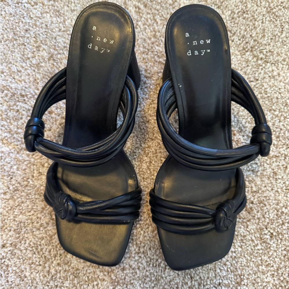 A New Day Black Knotted Heels